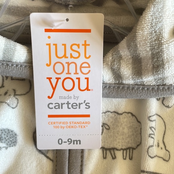 Carter’s just one you. Baby bathrobe 0-9 Months - Picture 2 of 5